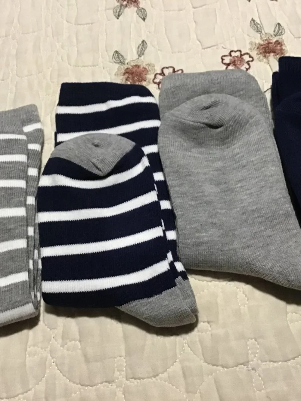 Four New Pairs of Lands End Boy's Socks--Size M (Solids and Stripes)